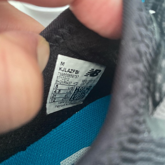 New Balance Toddler Shoes (size 5) - Picture 4 of 6